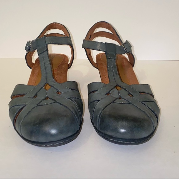 Cobb Hill Aubrey Gray Leather Cushioned Comfort Slingback Pumps - Picture 6 of 16